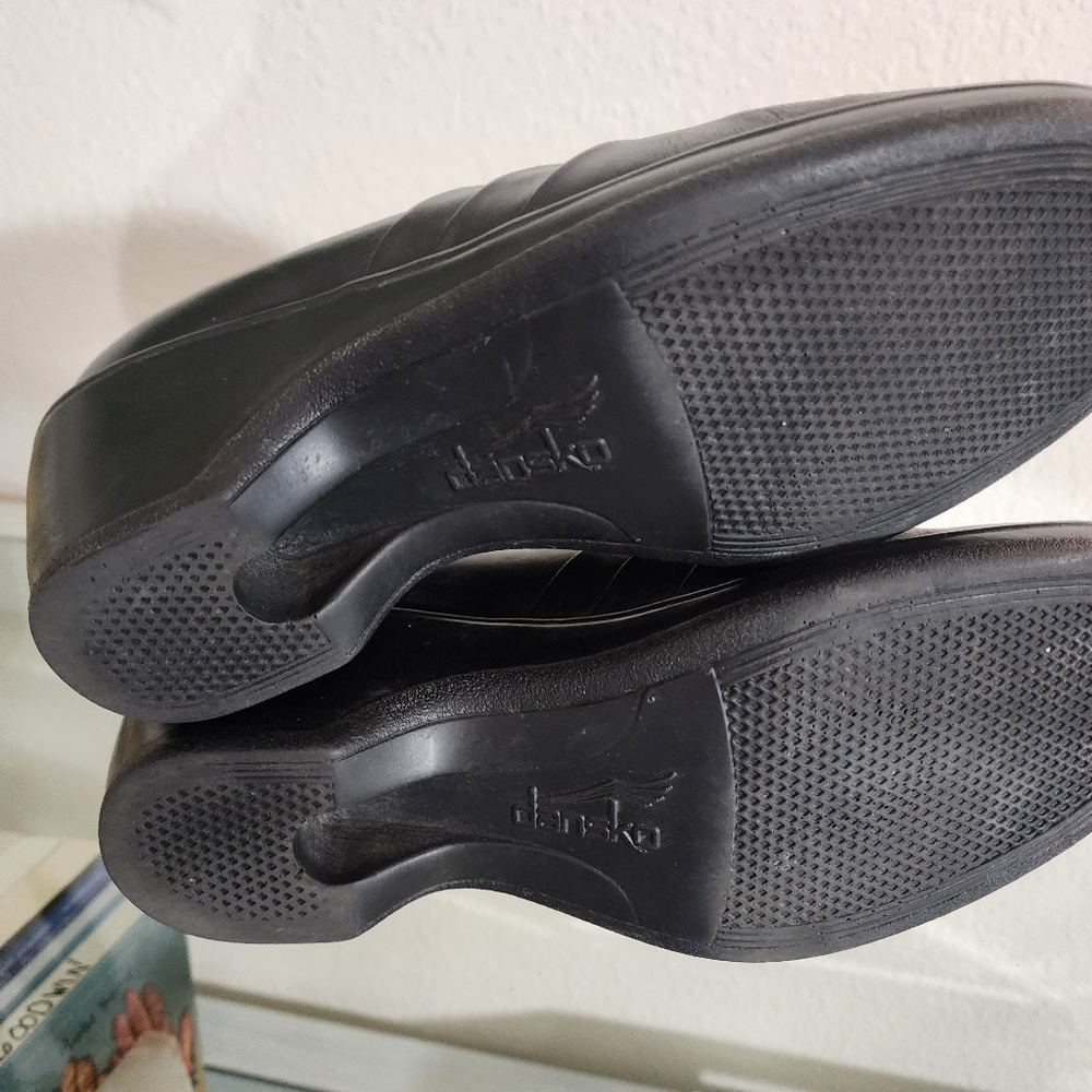 Dansko Pleated Black Leather Clogs. Career Nursing - Picture 3 of 5